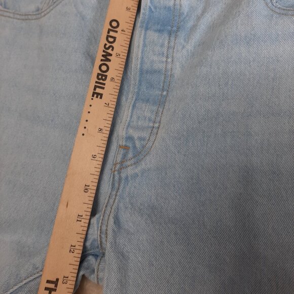 Vintage Levi's 501 Man's Blue Light Wash Fly Buttons Straight Legs Denim Jeans - Picture 6 of 11